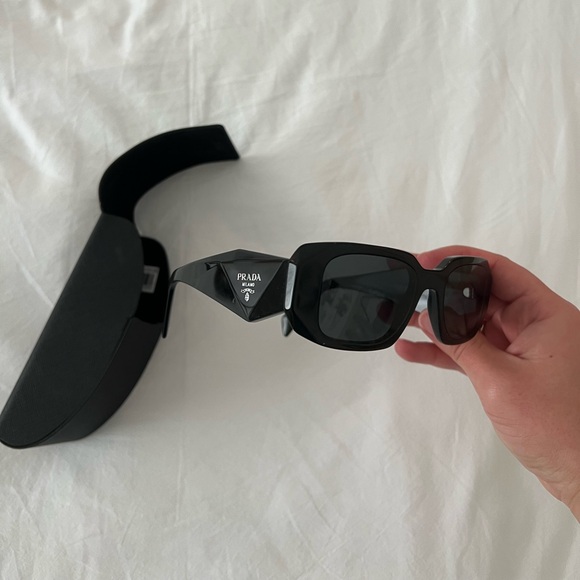 Prada PR 17WS Sunglasses - Picture 7 of 13